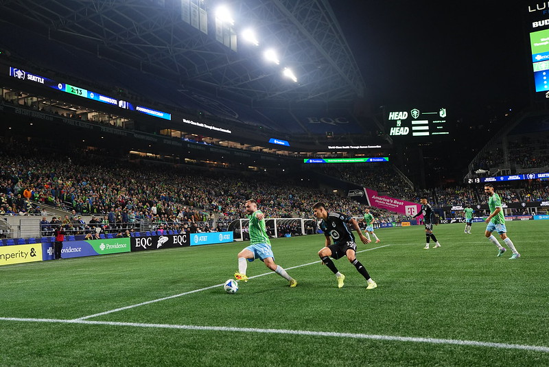Seattle Ties Playoff Series with Dominant 4-2 Victory Over Minnesota