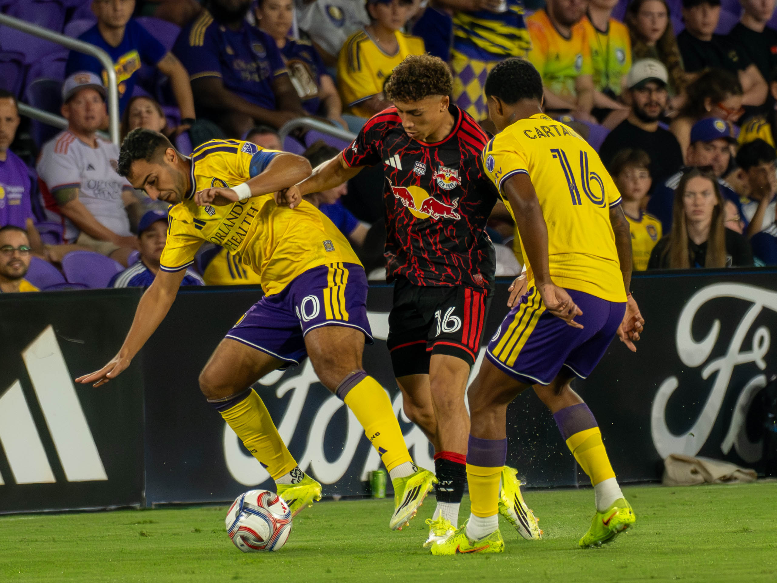 Tiago's Stoppage-Time Strike Not Enough as Red Bulls Edge Orlando 2-1