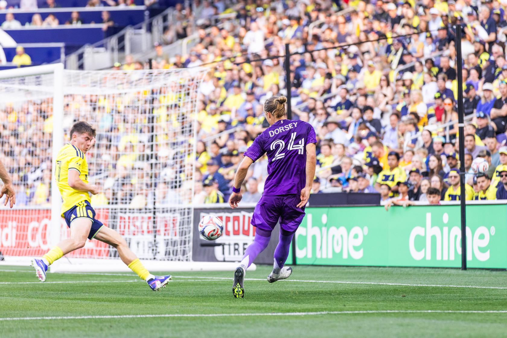 El hat-trick de Surridge lleva a Nashville SC a una goleada espectacular 5-0 sobre Orlando City