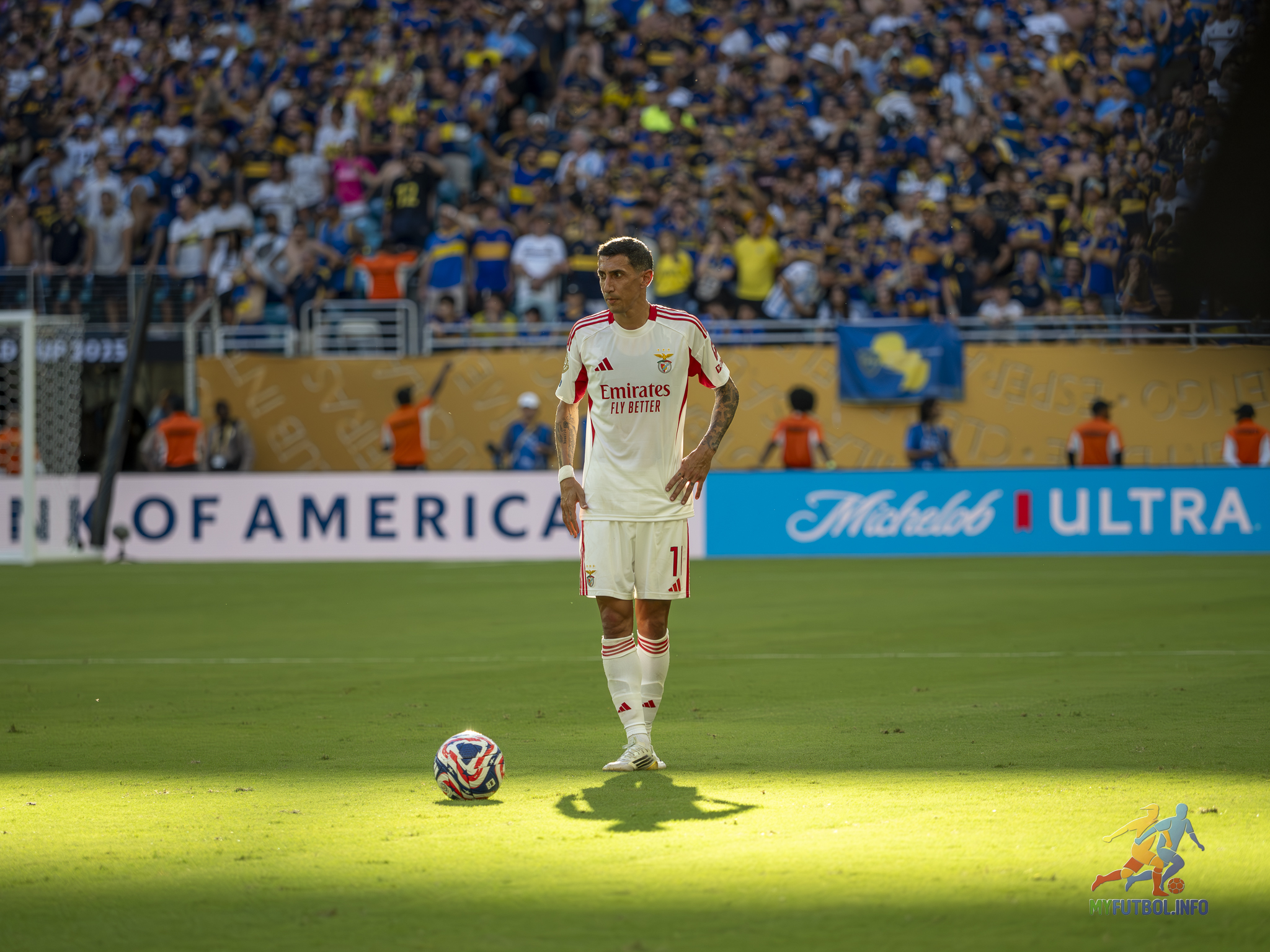 Angel Di Maria stands is taking a free kick. Benefica tied Boca Juniors 2-2