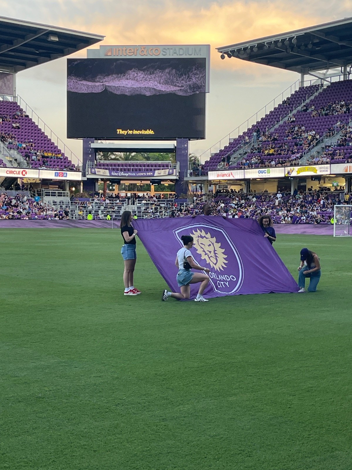 Orlando holding onto procession and has already taken two socks, one good stop by Marco