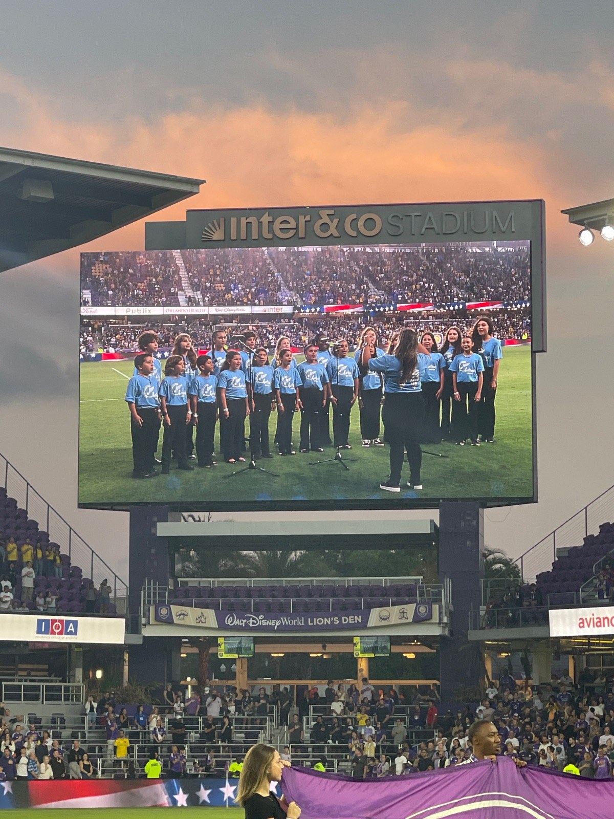 You can see a new Orlando team that is hustling specially Duncan Maguire, Yvonne Angulo making that run coach giving lots of instructions in Orlando trying to hold onto the possession into control the game
